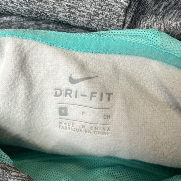 GIRLS Nike Sweaters Size Small - Picture 5 of 9